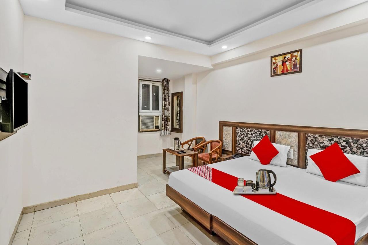 Oyo 88326 Hotel Cloud 9 New Delhi Exterior photo